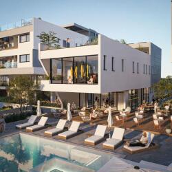 Emerald Park People By The Pool